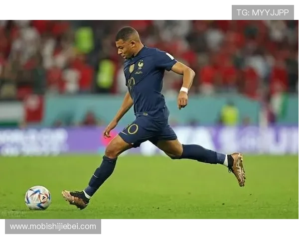 世界杯金靴奖得主：从青训到巅峰的成长故事与职业生涯规划